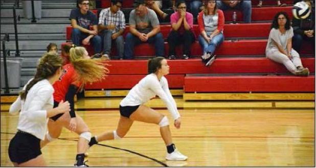 Bulldog Volleyball Third at Louisville Invitational; Win in Five over Palmyra