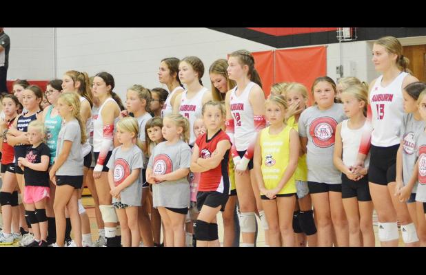 Bulldogs Host HTRS on Youth Night, Fall in Four Sets